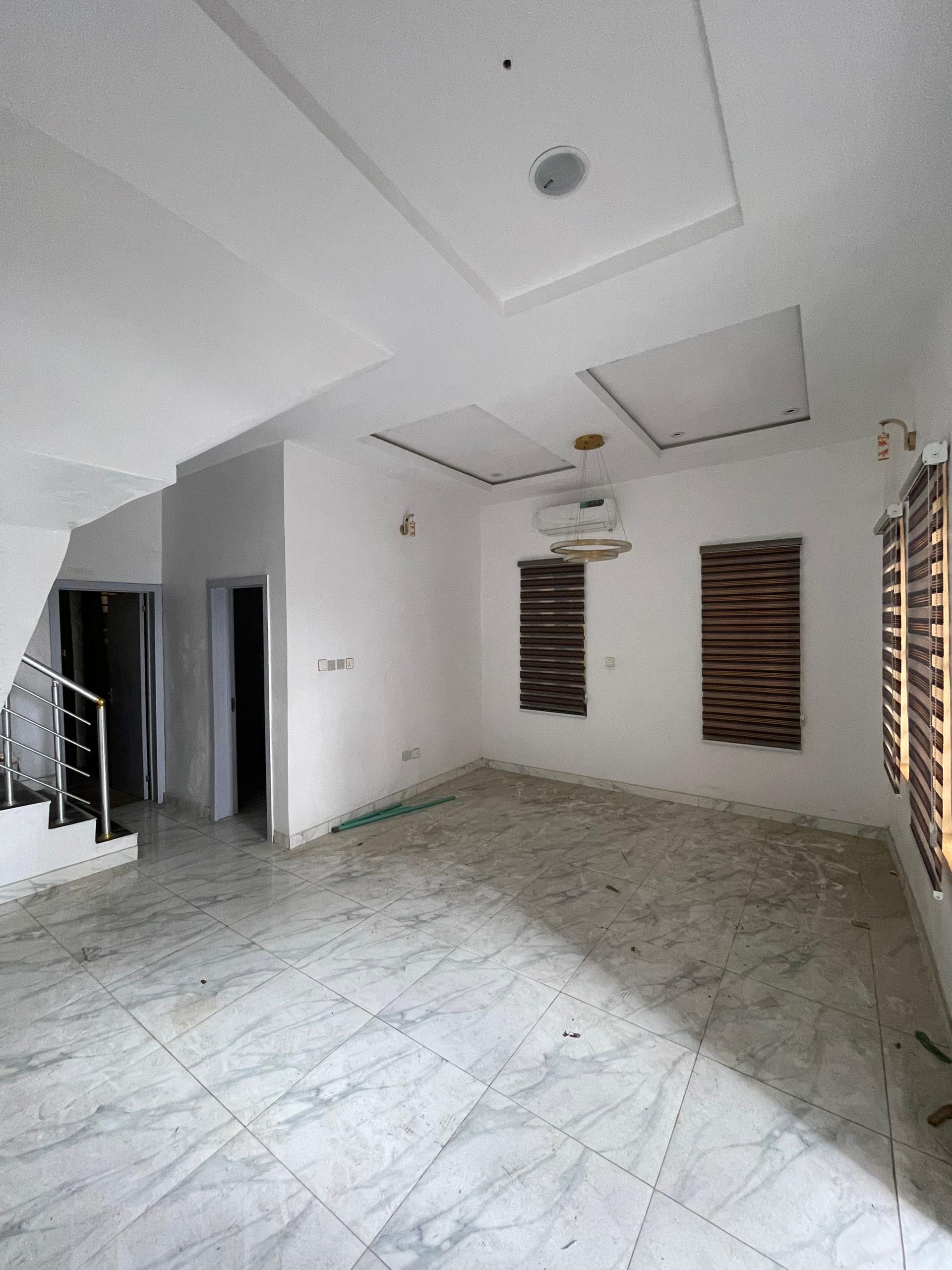 6BEDROOM FULLY DETACHED DUPLEX FOR SALE