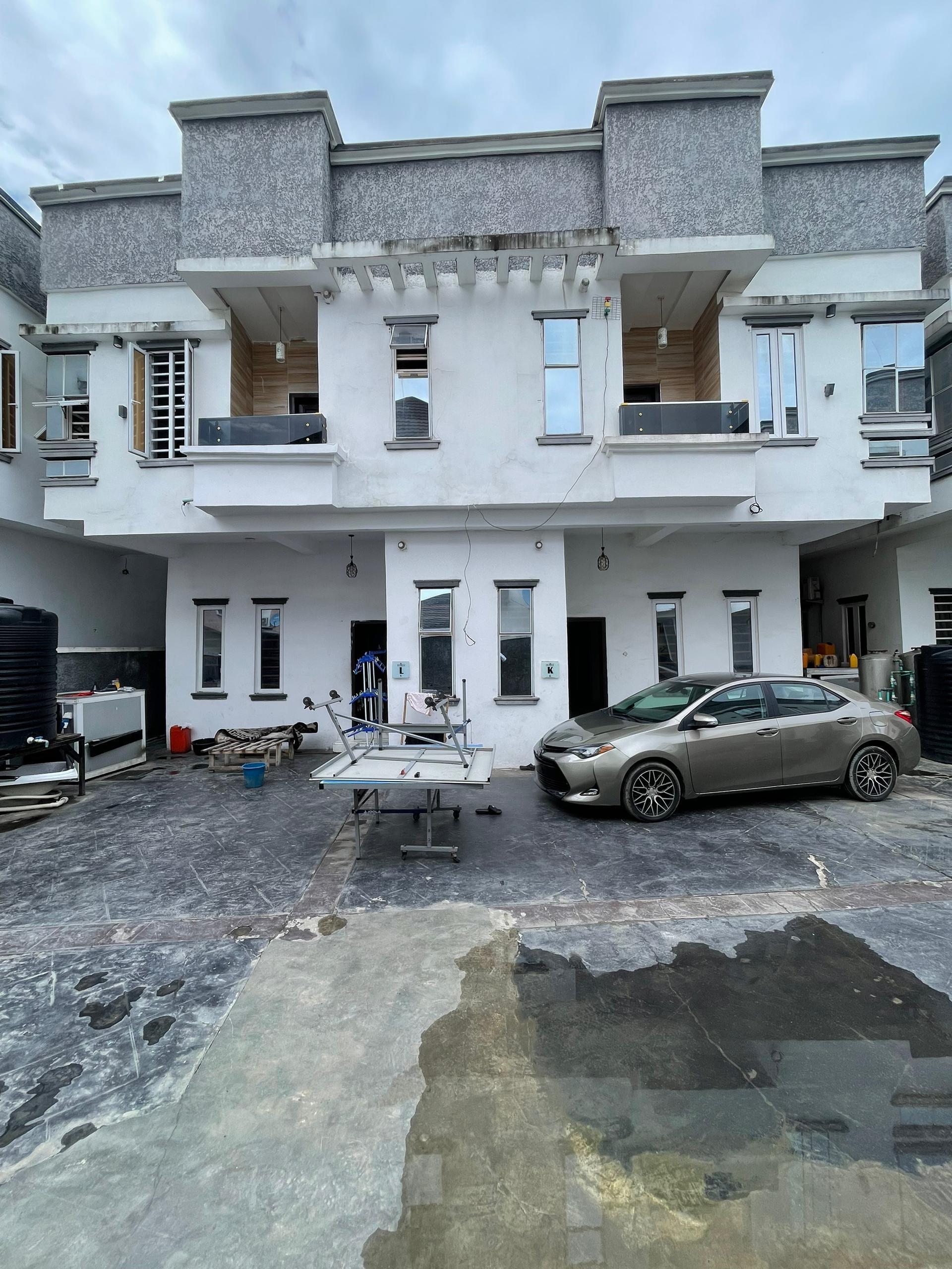 6BEDROOM FULLY DETACHED DUPLEX FOR SALE