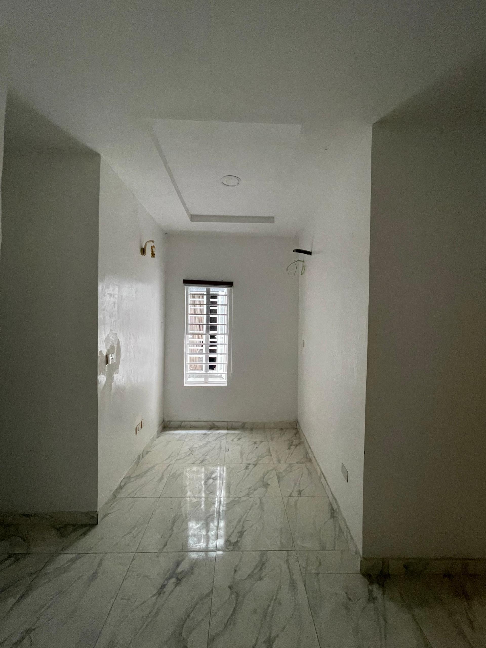 6BEDROOM FULLY DETACHED DUPLEX FOR SALE