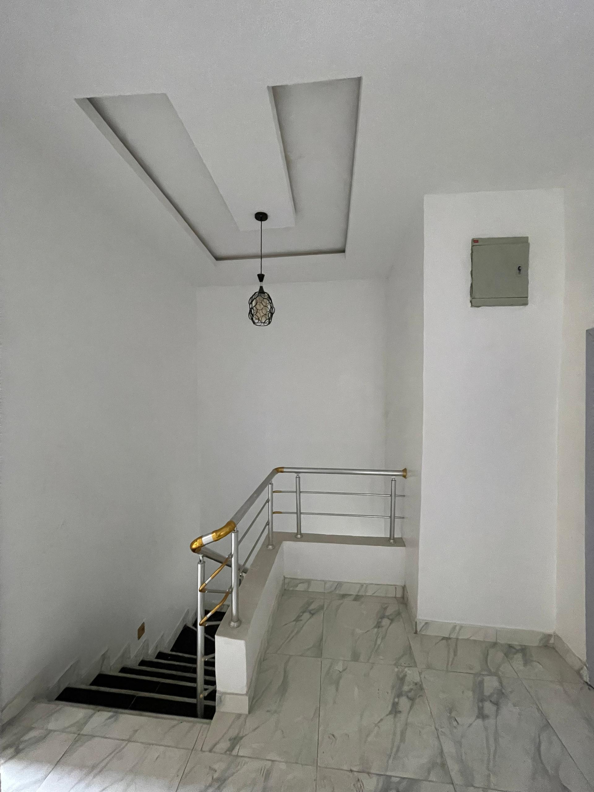 6BEDROOM FULLY DETACHED DUPLEX FOR SALE