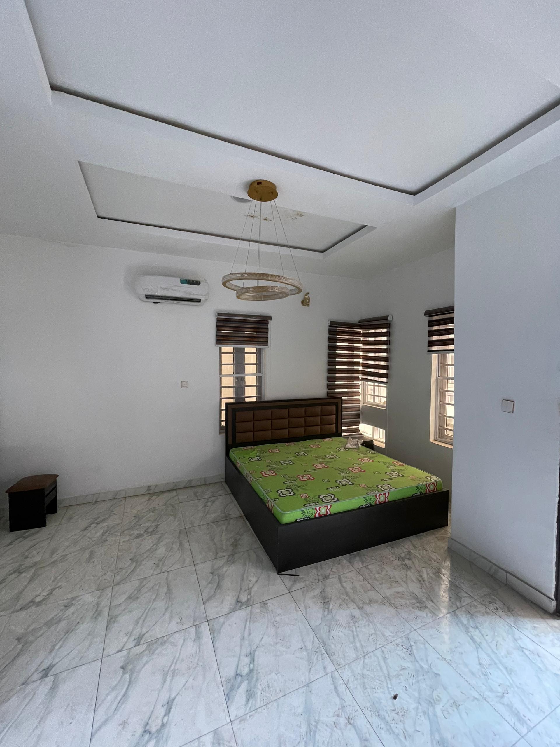 6BEDROOM FULLY DETACHED DUPLEX FOR SALE