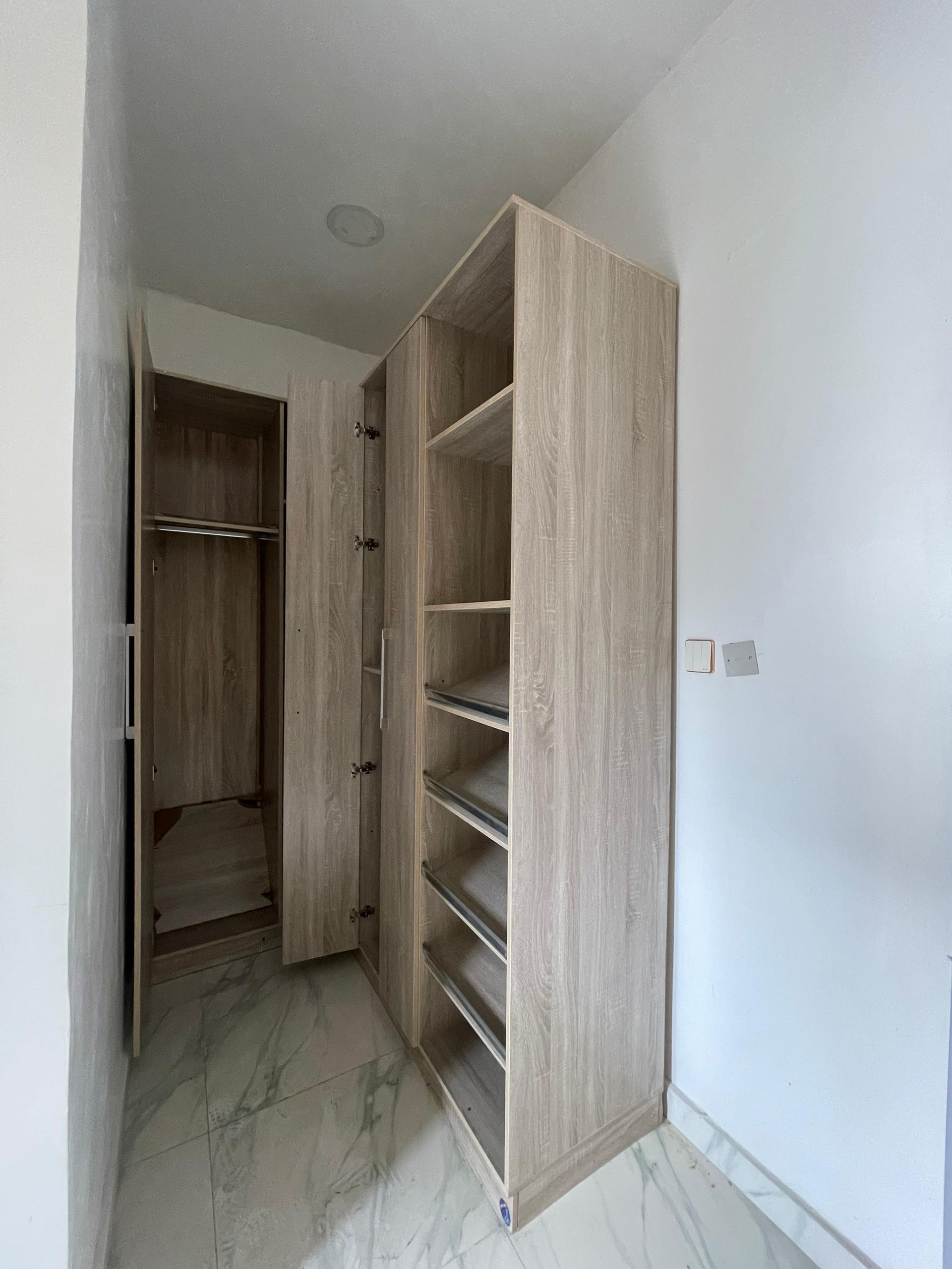 6BEDROOM FULLY DETACHED DUPLEX FOR SALE