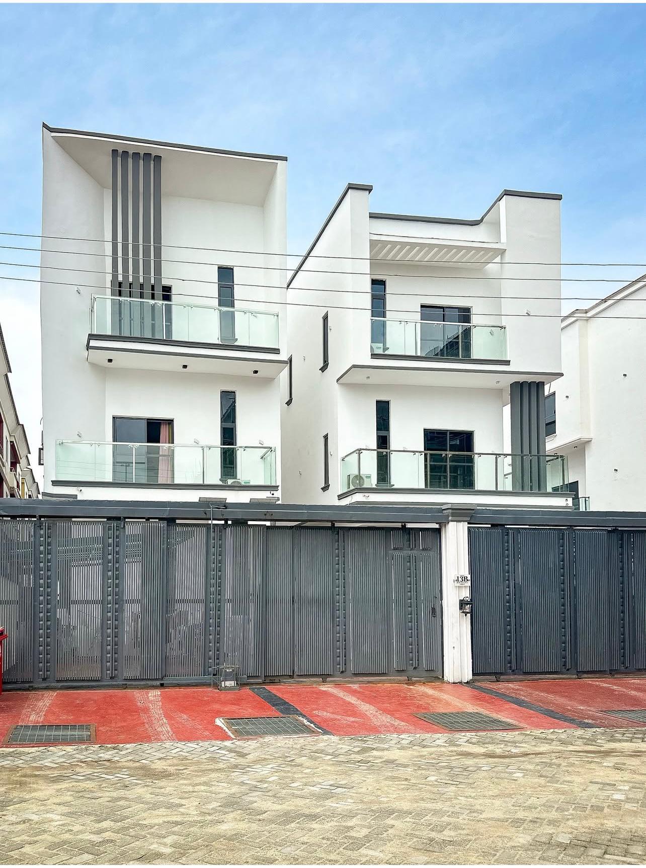 5BEDROOM FULLY DETACHED DUPLEX FOR SALE