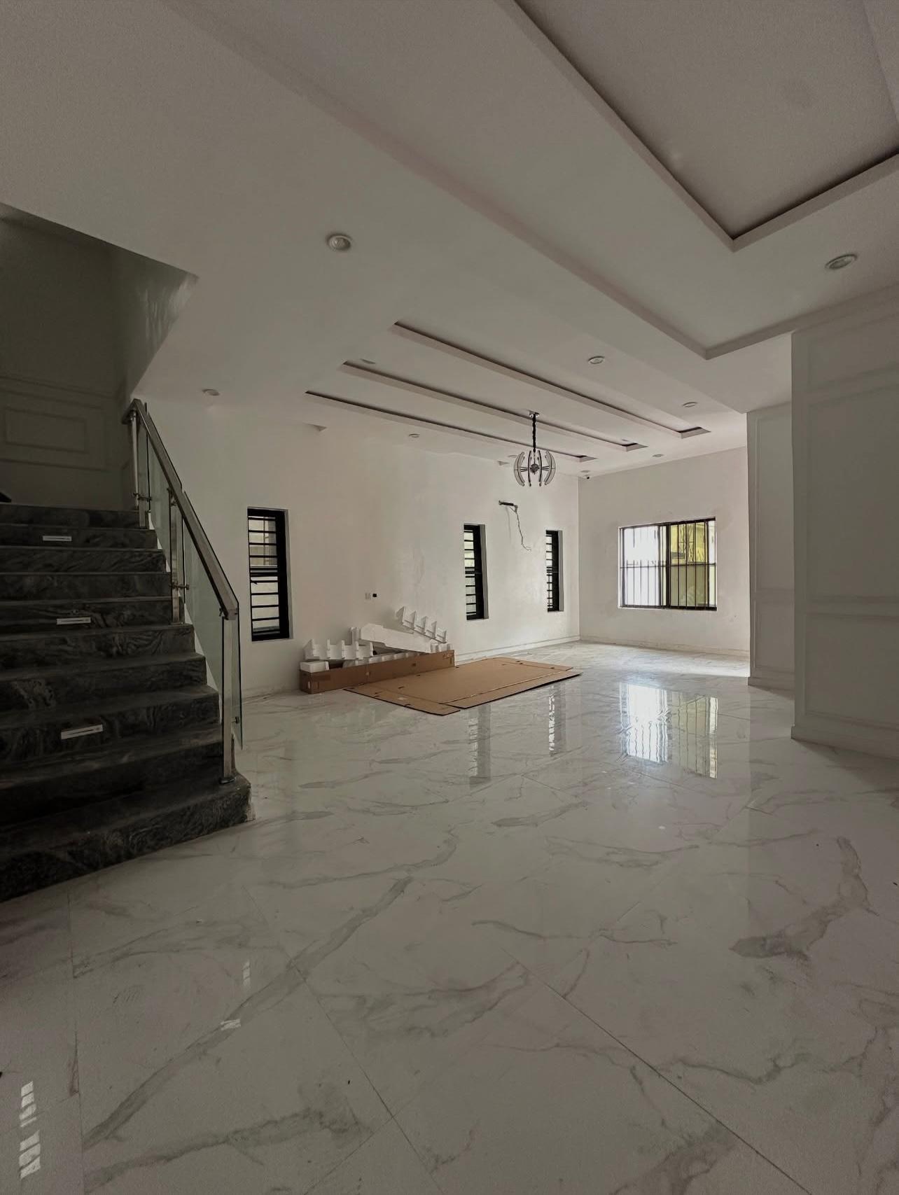5BEDROOM FULLY DETACHED DUPLEX FOR SALE