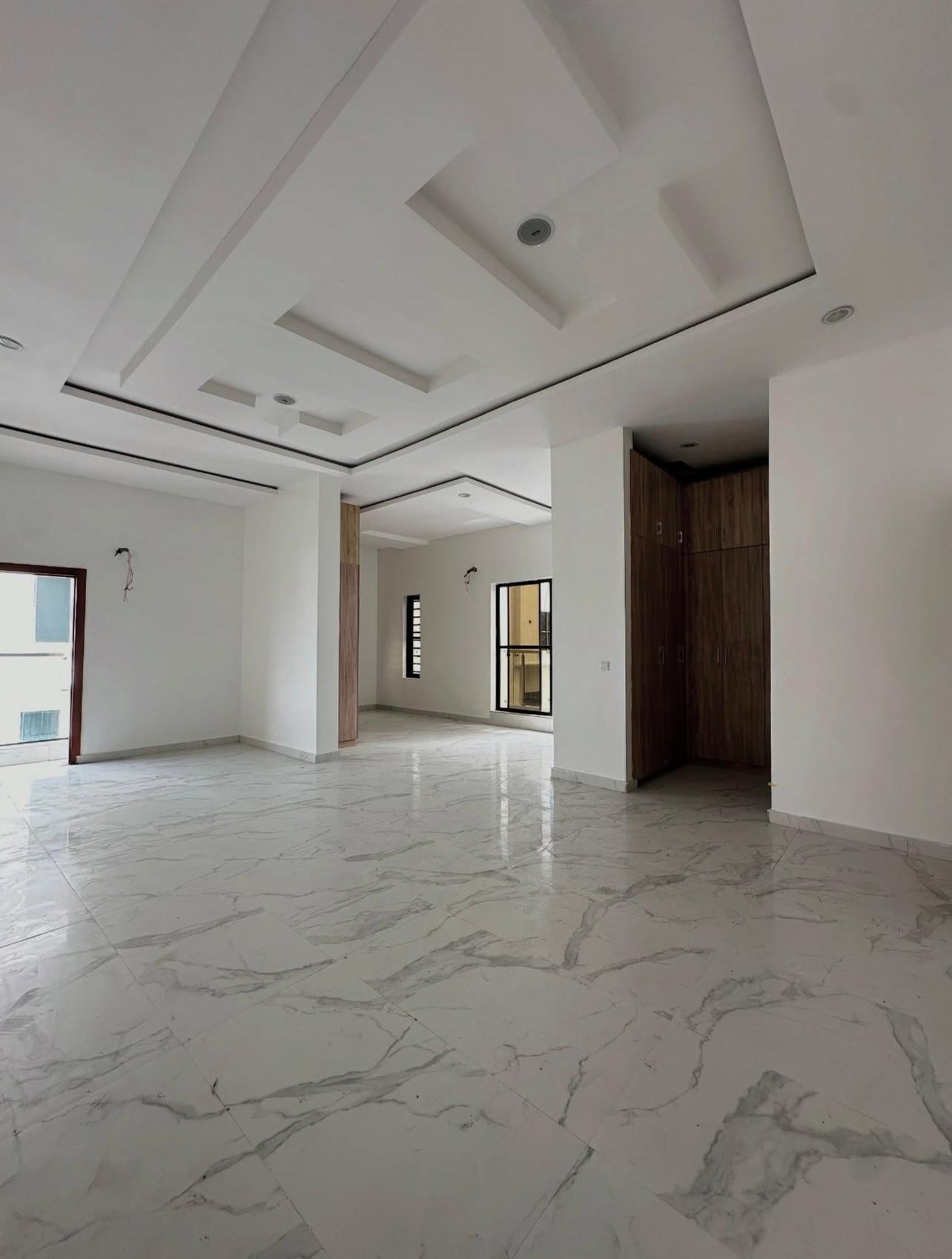 5BEDROOM FULLY DETACHED DUPLEX FOR SALE