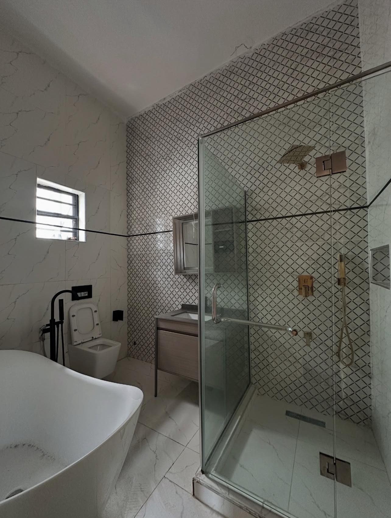 5BEDROOM FULLY DETACHED DUPLEX FOR SALE