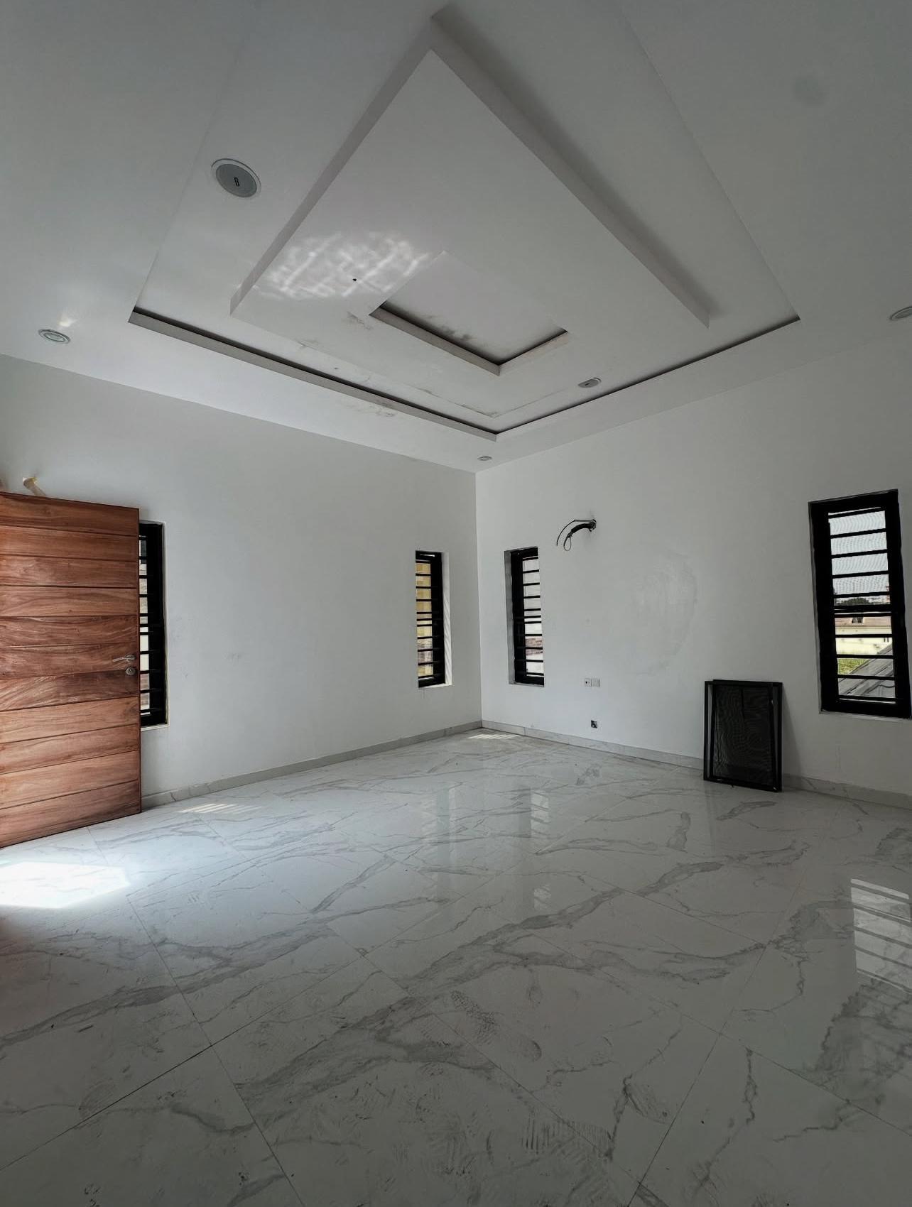 5BEDROOM FULLY DETACHED DUPLEX FOR SALE