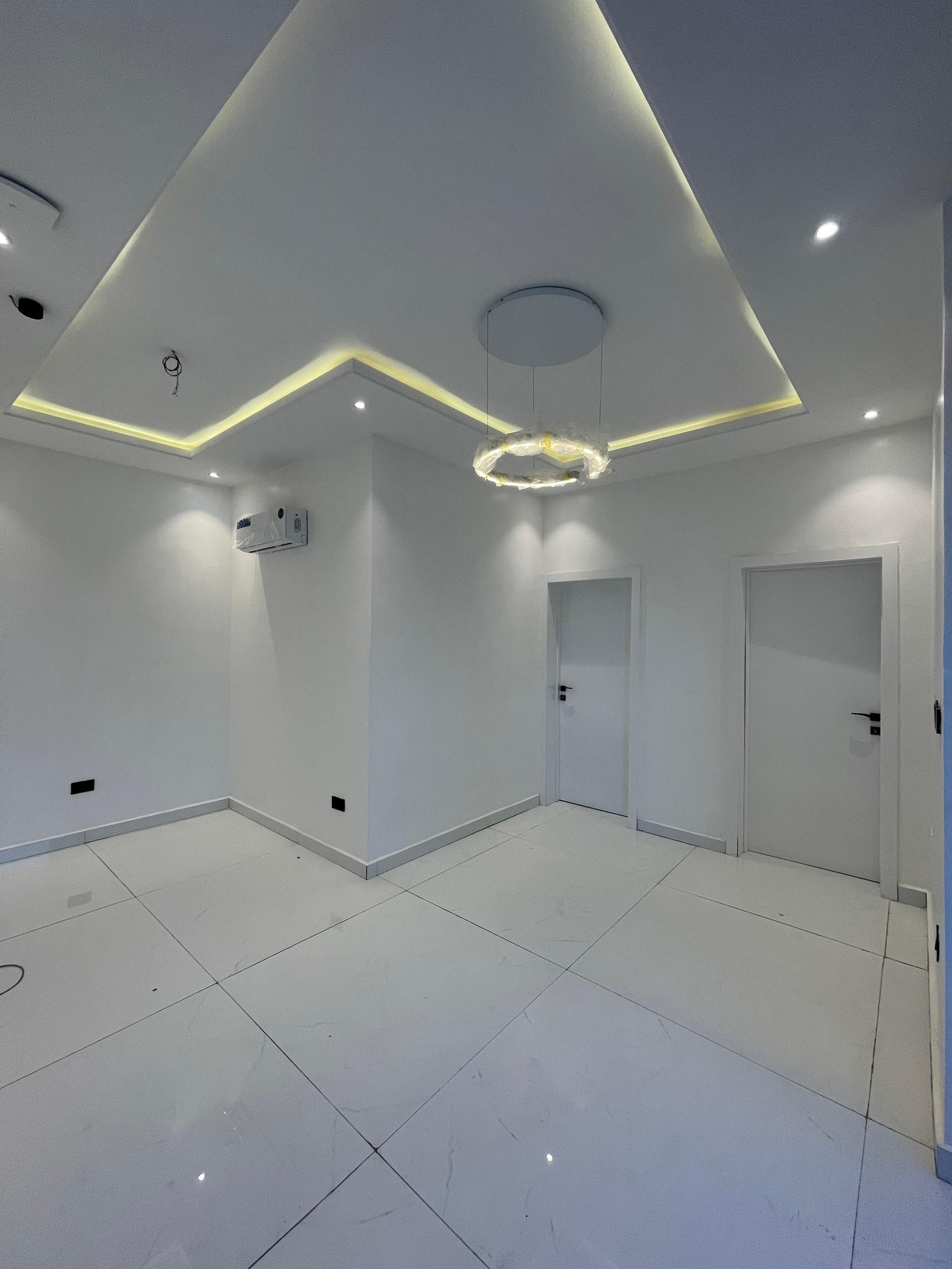 5BEDROOM FULLY DETACHED DUPLEX FOR SALE