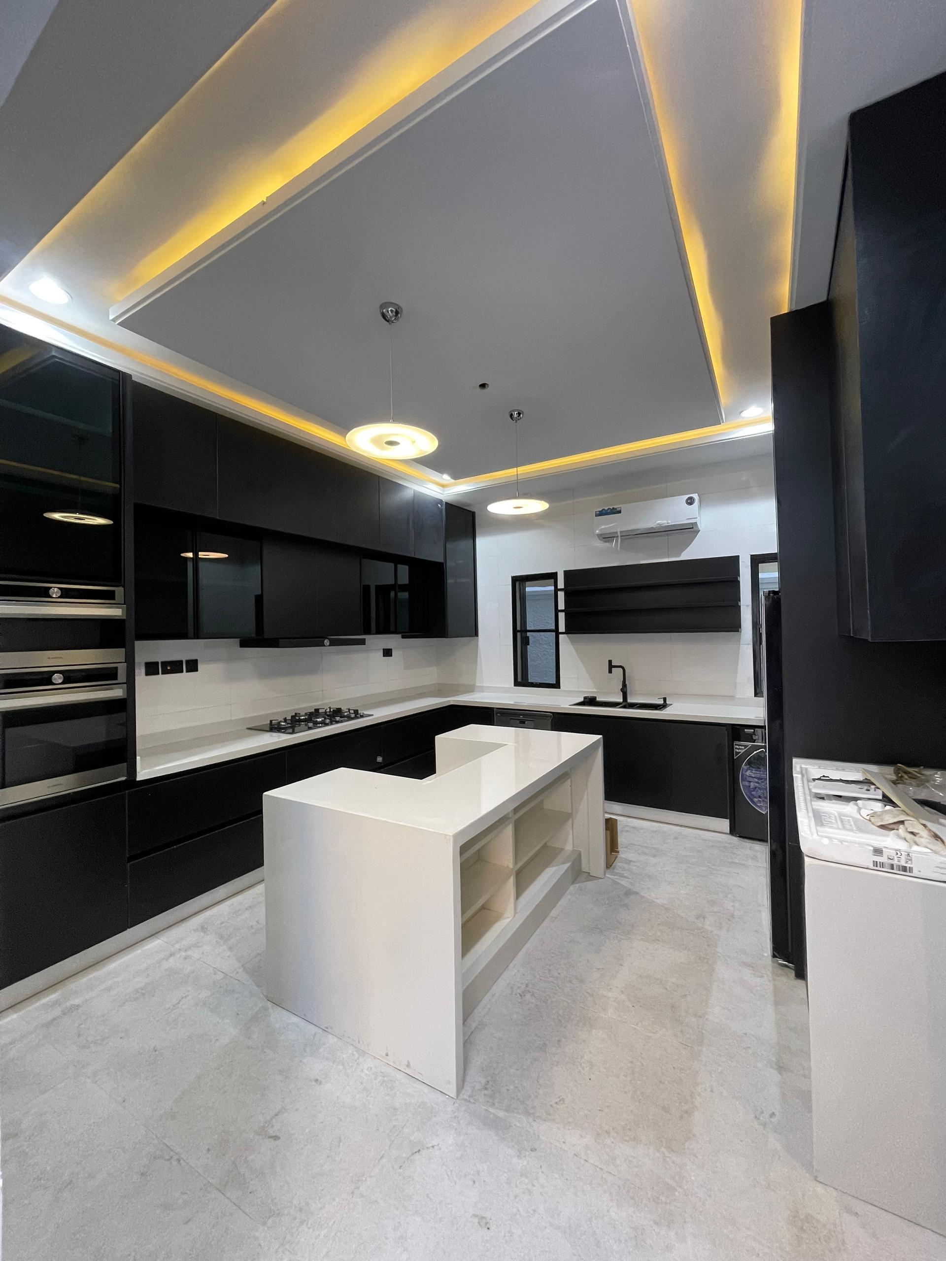 5BEDROOM FULLY DETACHED DUPLEX FOR SALE