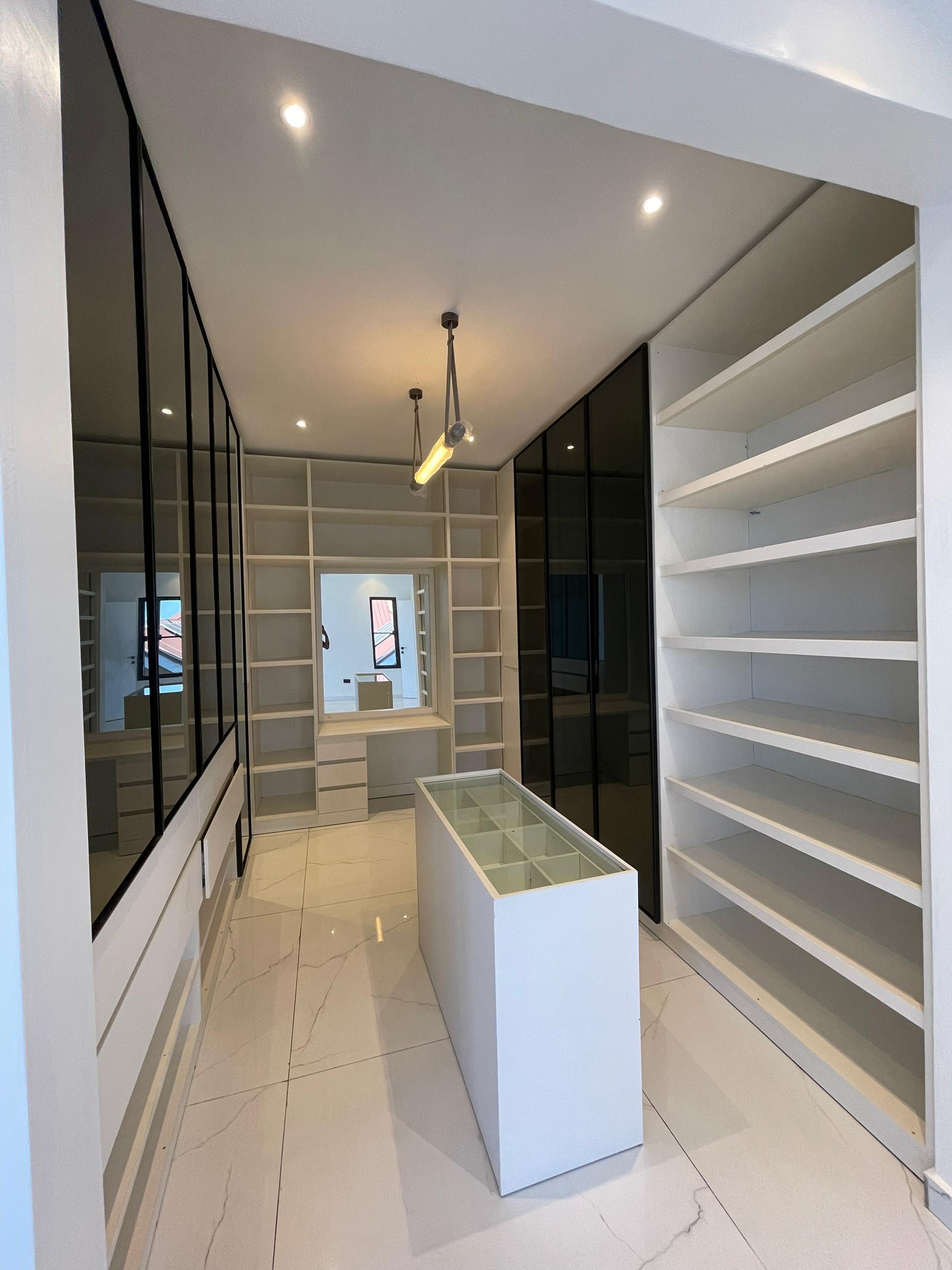 5BEDROOM FULLY DETACHED DUPLEX FOR SALE