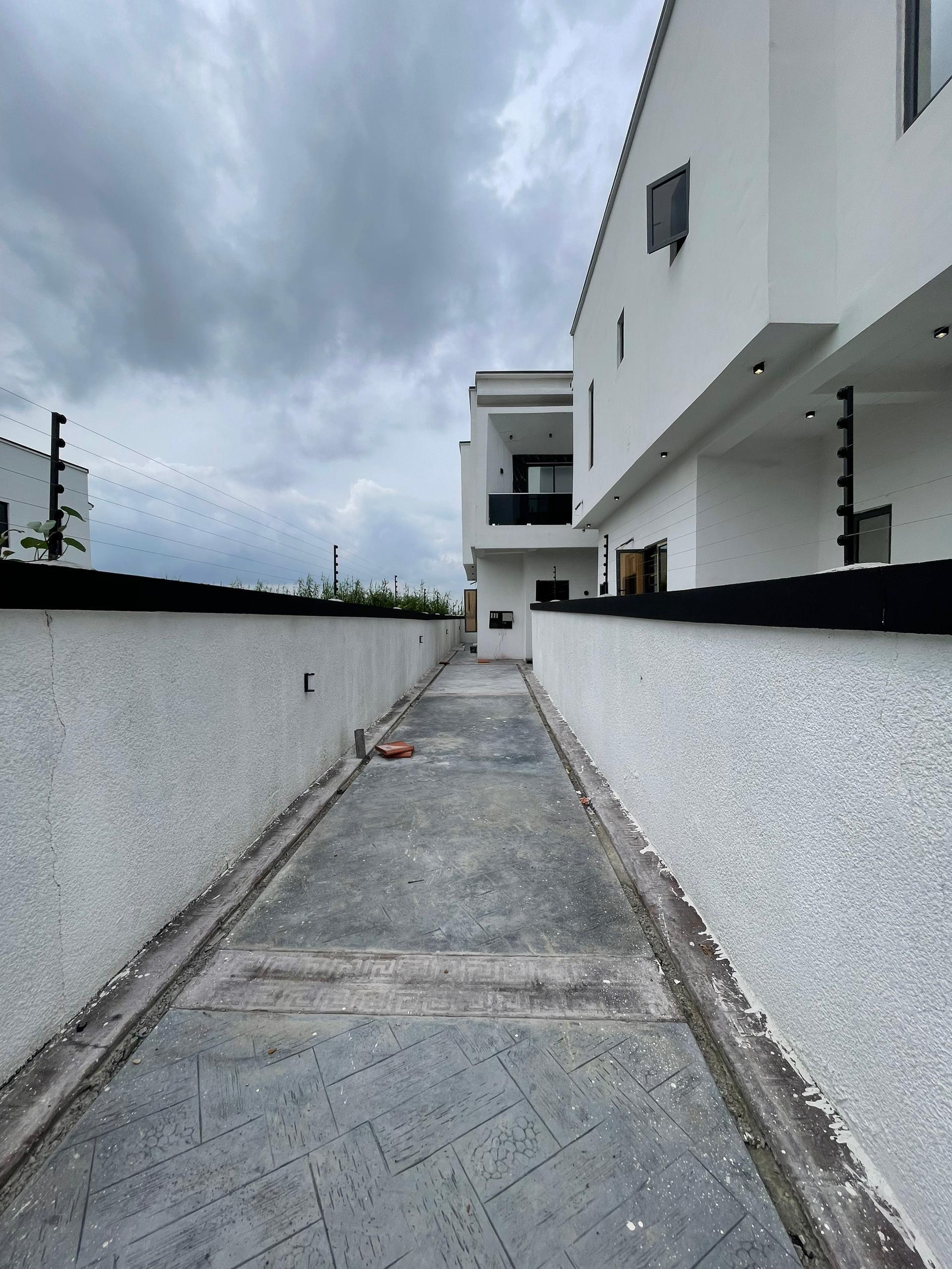 4BEDROOM SEMI DETACHED DUPLEX FOR SALE