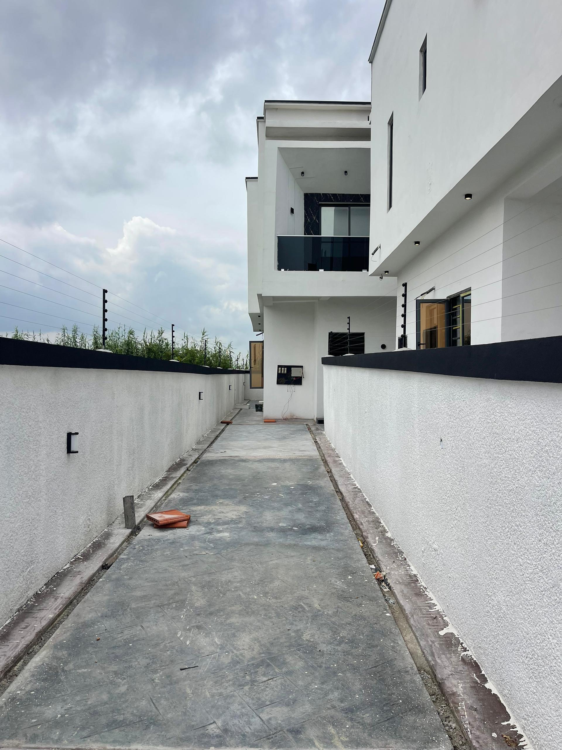 4BEDROOM SEMI DETACHED DUPLEX FOR SALE
