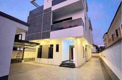 LUXURY 5BEDROOM FULLY DETACHED DUPLEX FOR SALE