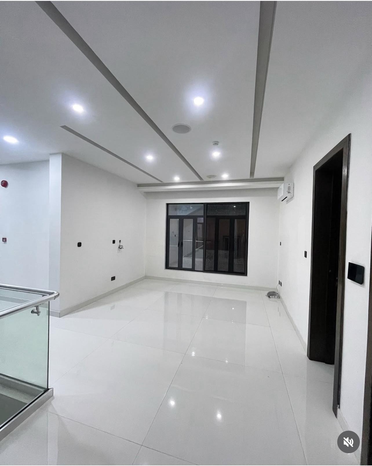 LUXURY 5BEDROOM FULLY DETACHED DUPLEX FOR SALE