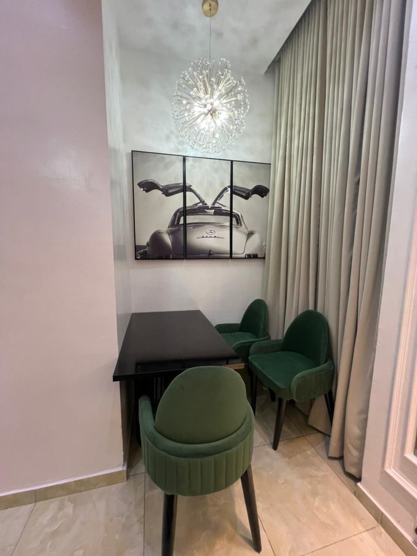 3BEDROOM FULLY FURNISHED SERVICED APARTMENT FOR RENT