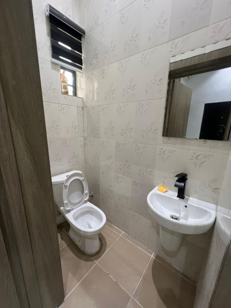 3BEDROOM FULLY FURNISHED SERVICED APARTMENT FOR RENT