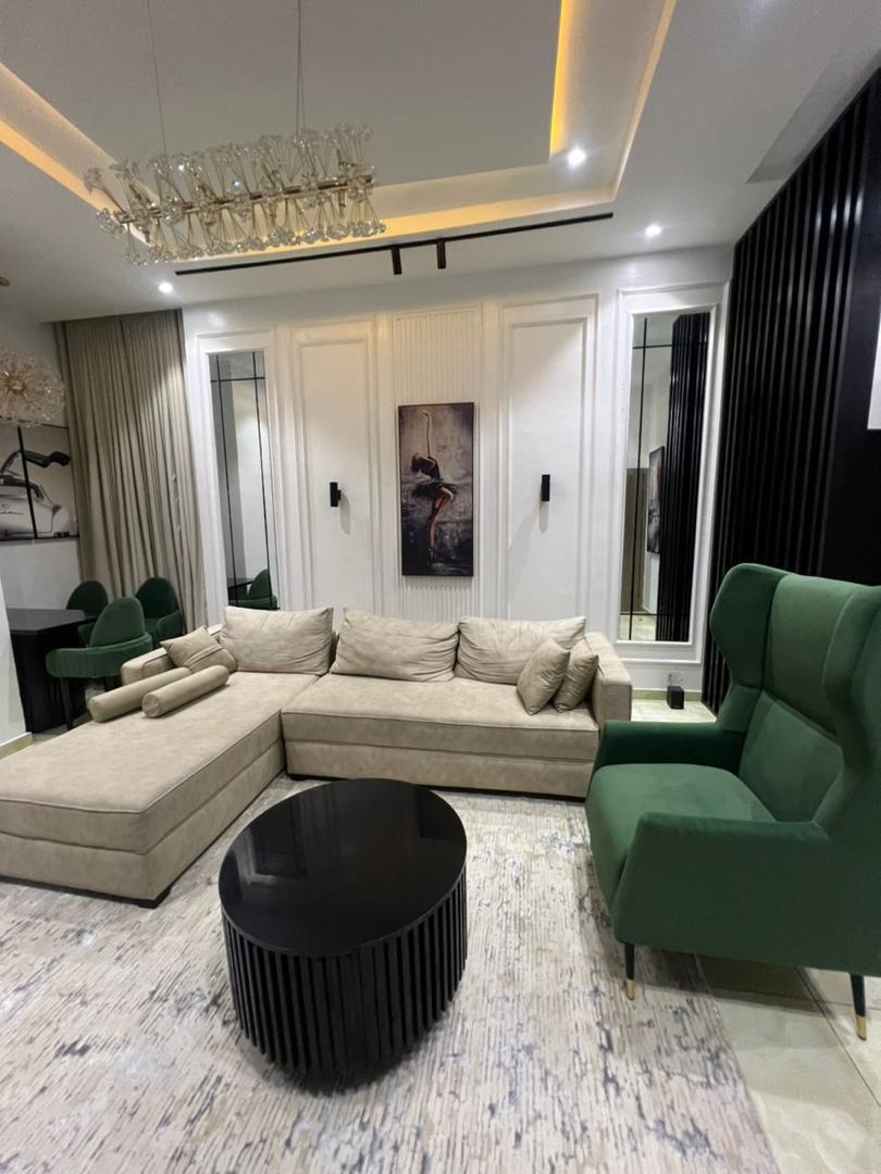 3BEDROOM FULLY FURNISHED SERVICED APARTMENT FOR RENT
