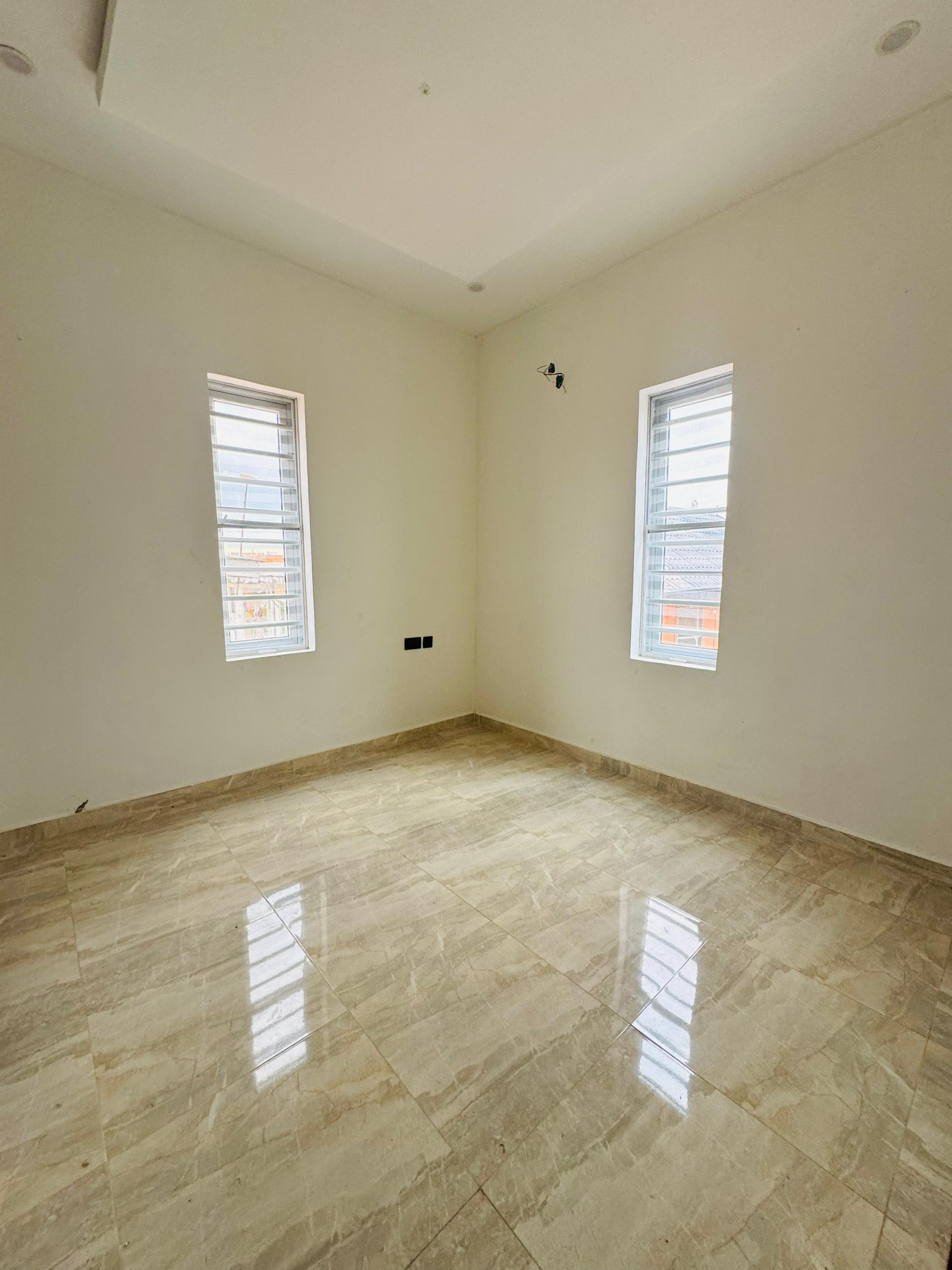 EXQUISITELY BUILT 5 BEDROOM FULLY DETACHED DUPLEX WITH A BQ