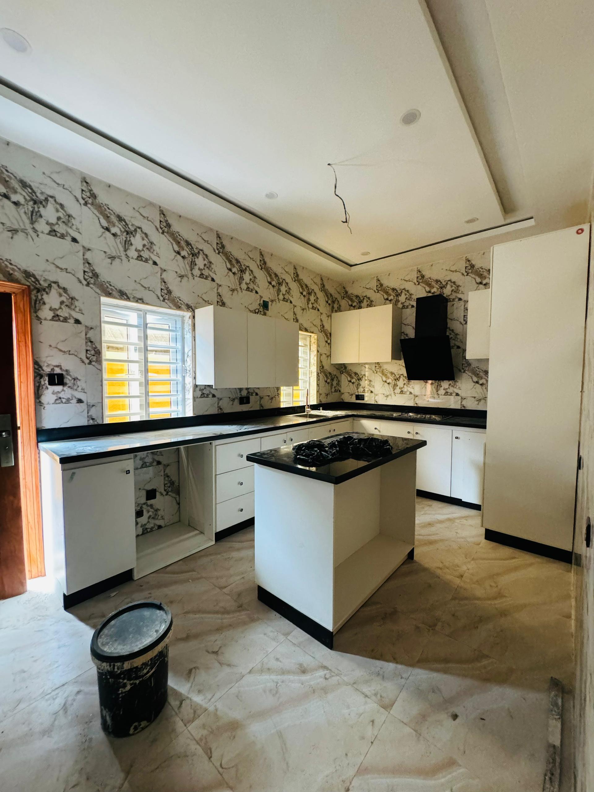EXQUISITELY BUILT 5 BEDROOM FULLY DETACHED DUPLEX WITH A BQ