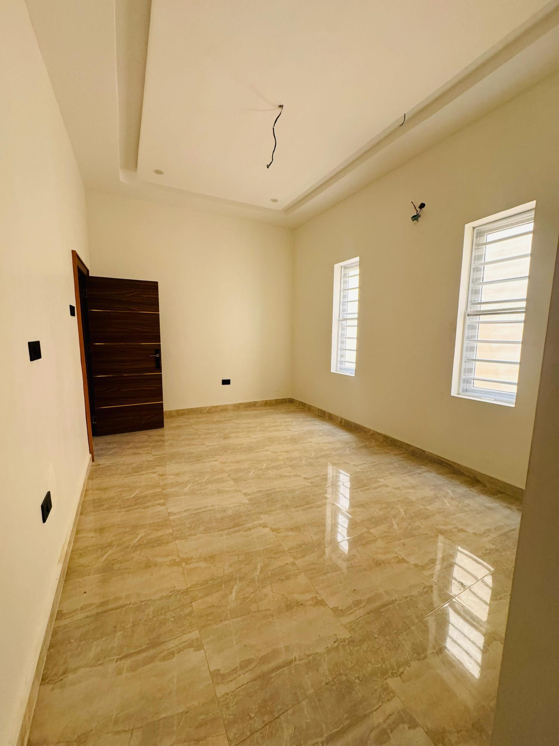 EXQUISITELY BUILT 5 BEDROOM FULLY DETACHED DUPLEX WITH A BQ