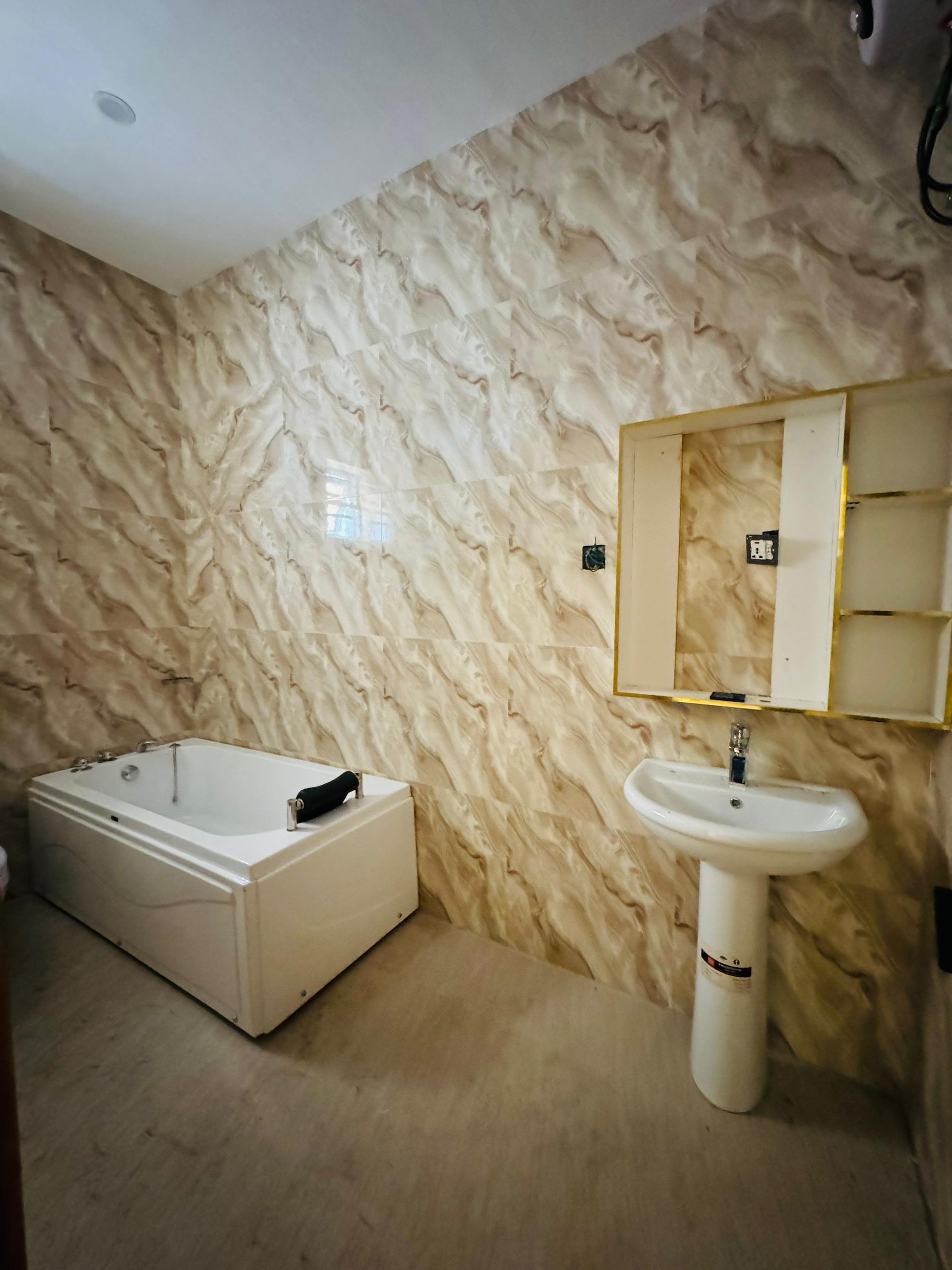EXQUISITELY BUILT 5 BEDROOM FULLY DETACHED DUPLEX WITH A BQ