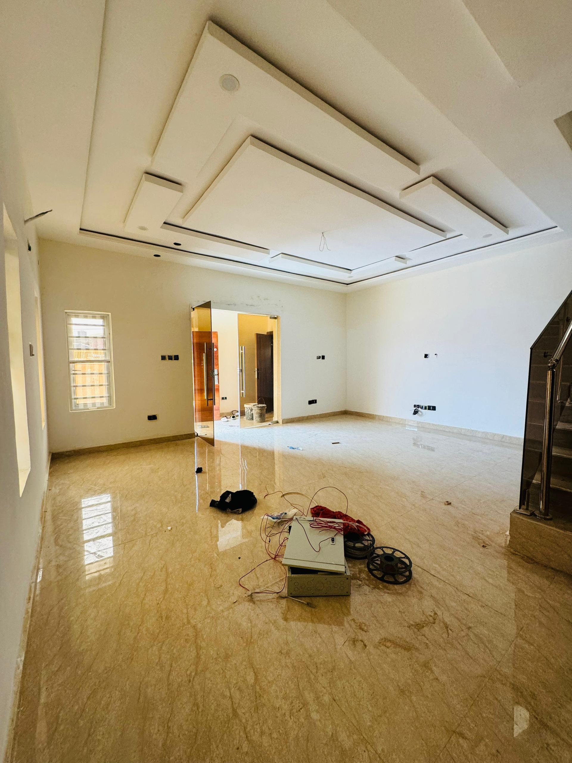EXQUISITELY BUILT 5 BEDROOM FULLY DETACHED DUPLEX WITH A BQ