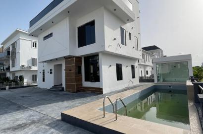 5BEDROOM FULLY DETACHED DUPLEX FOR SALE