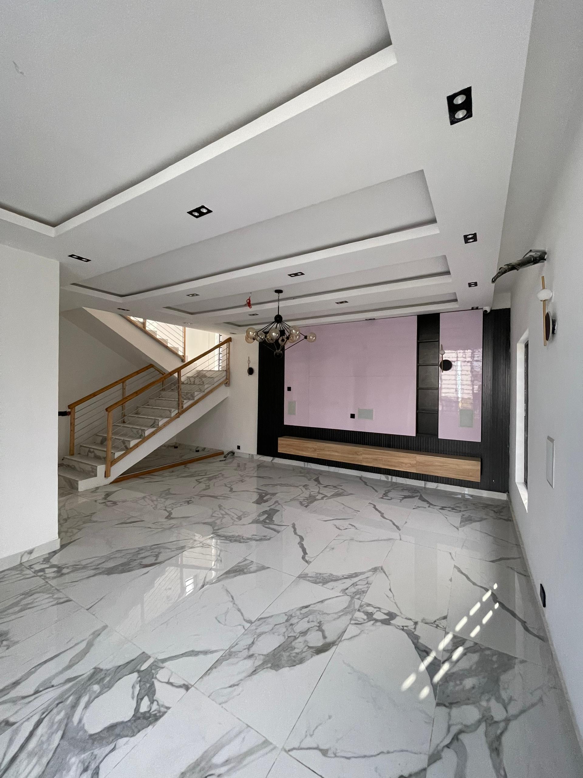 5BEDROOM FULLY DETACHED DUPLEX FOR SALE