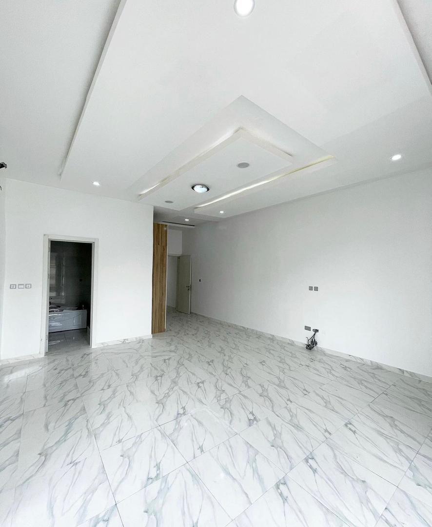 4BEDROOM SEMI DETACHED DUPLEX FOR SALE