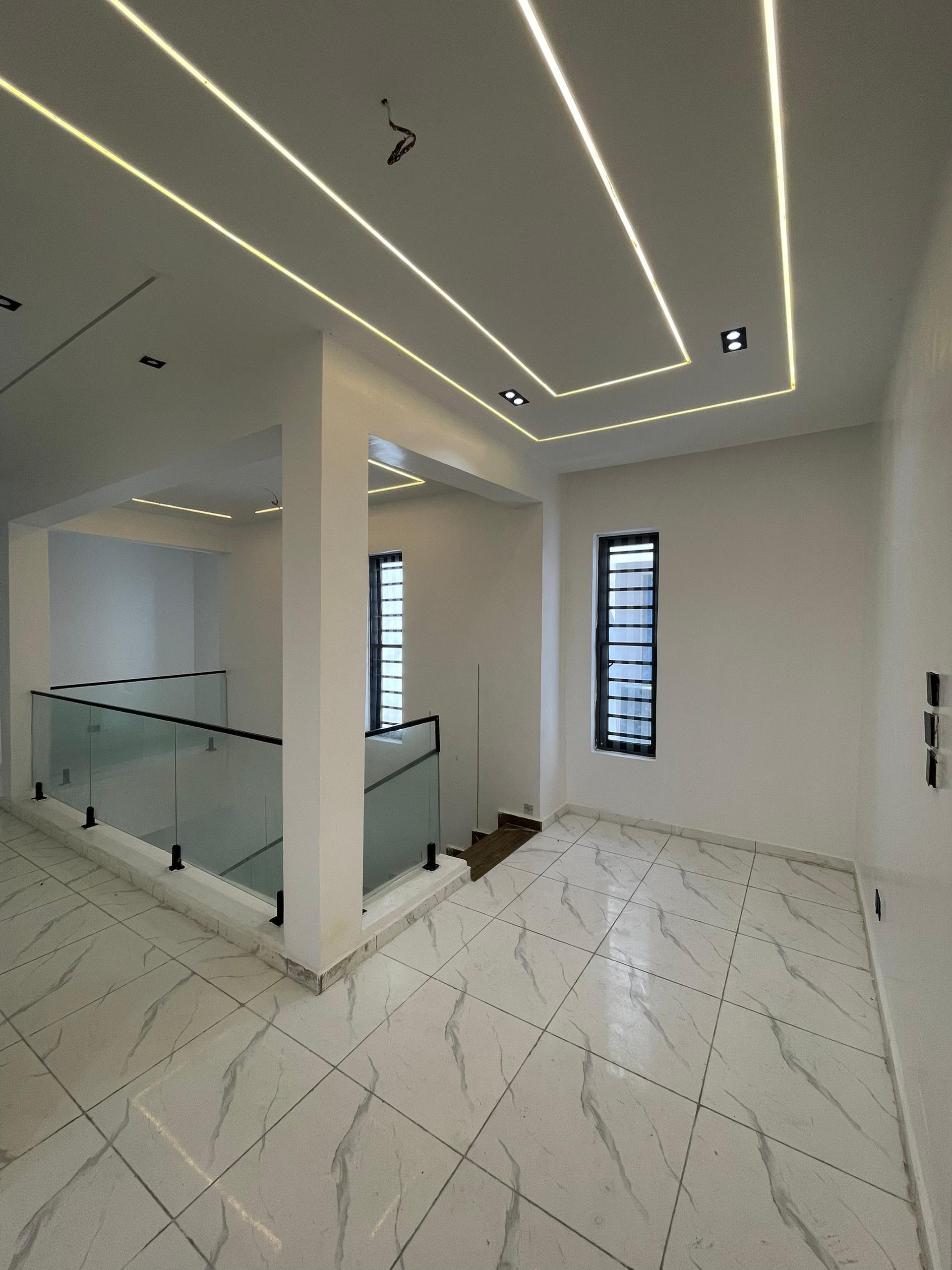 5BEDROOM FULLY DETACHED DUPLEX FOR SALE