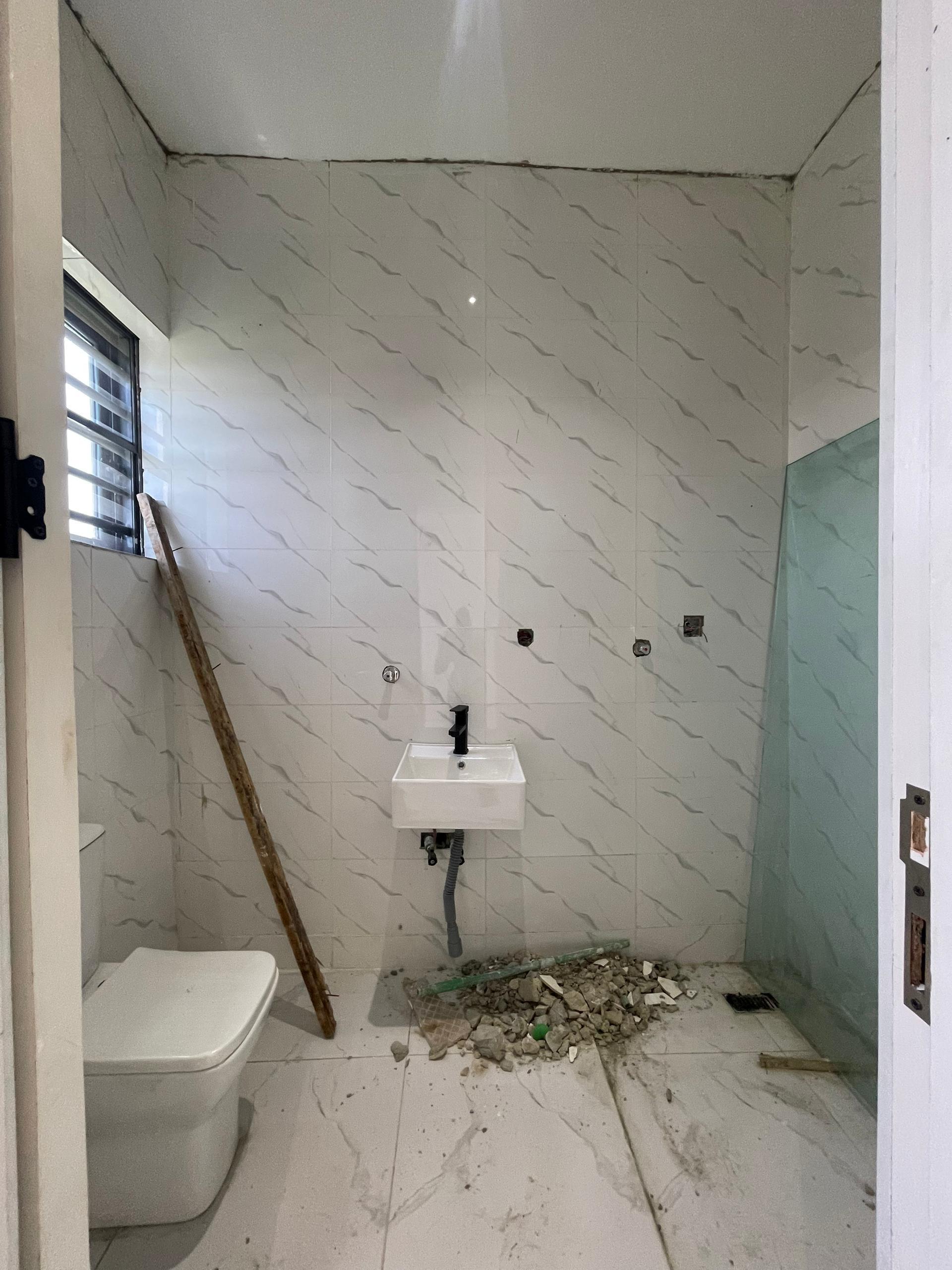 5BEDROOM FULLY DETACHED DUPLEX FOR SALE