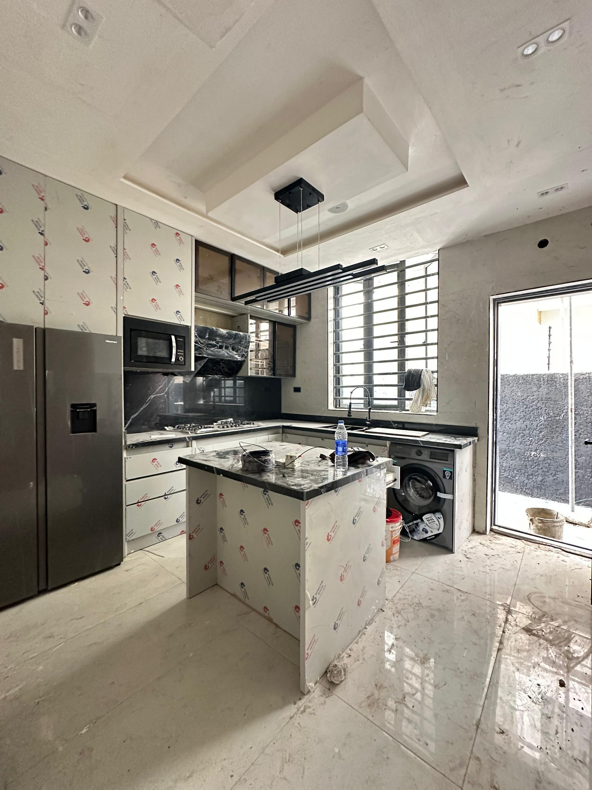 5BEDROOM FULLY DETACHED DUPLEX FOR SALE