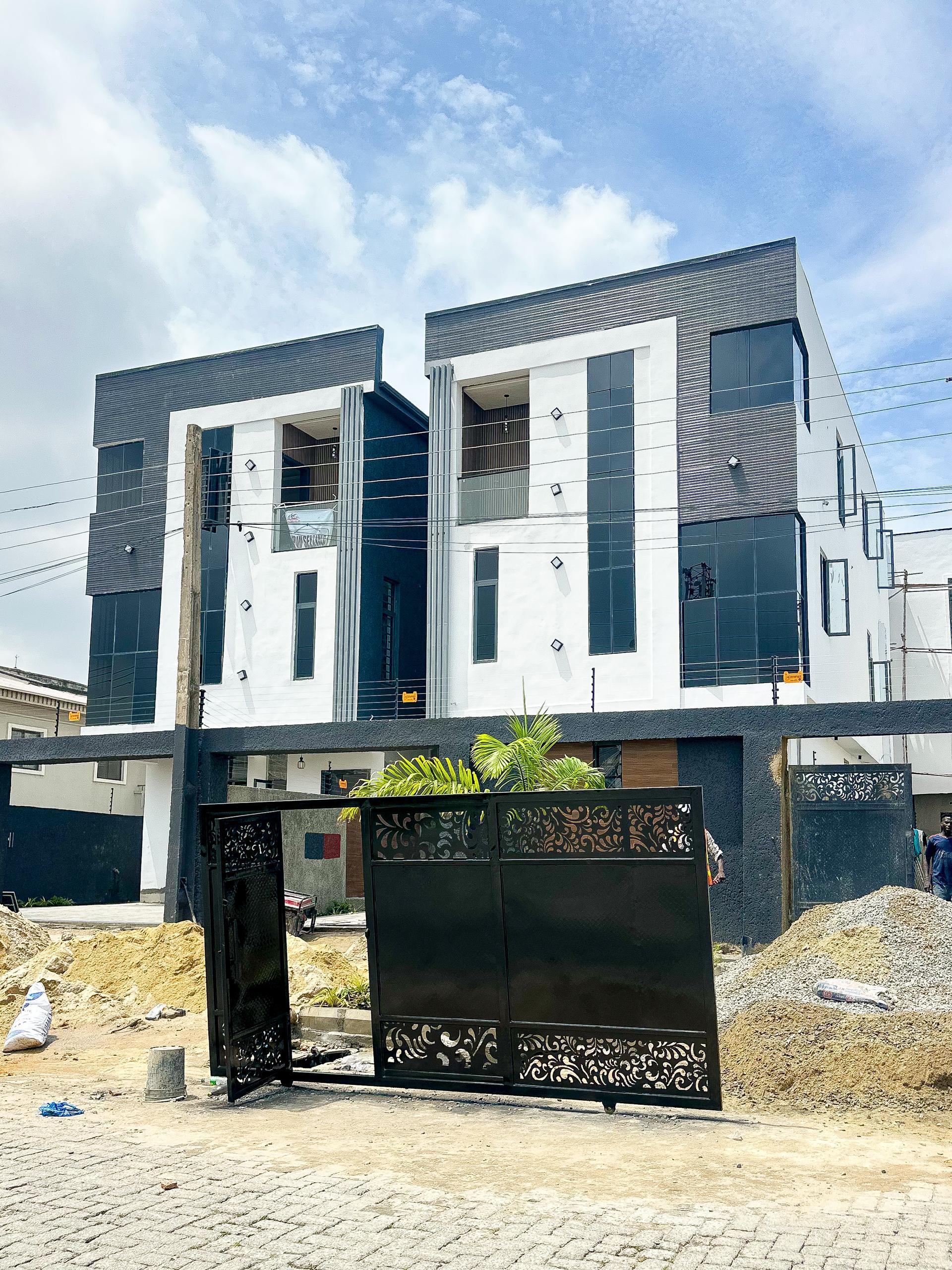 5BEDROOM FULLY DETACHED DUPLEX FOR SALE